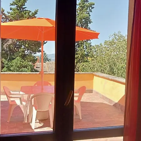 Con Piscina In Umbria * فولينيو